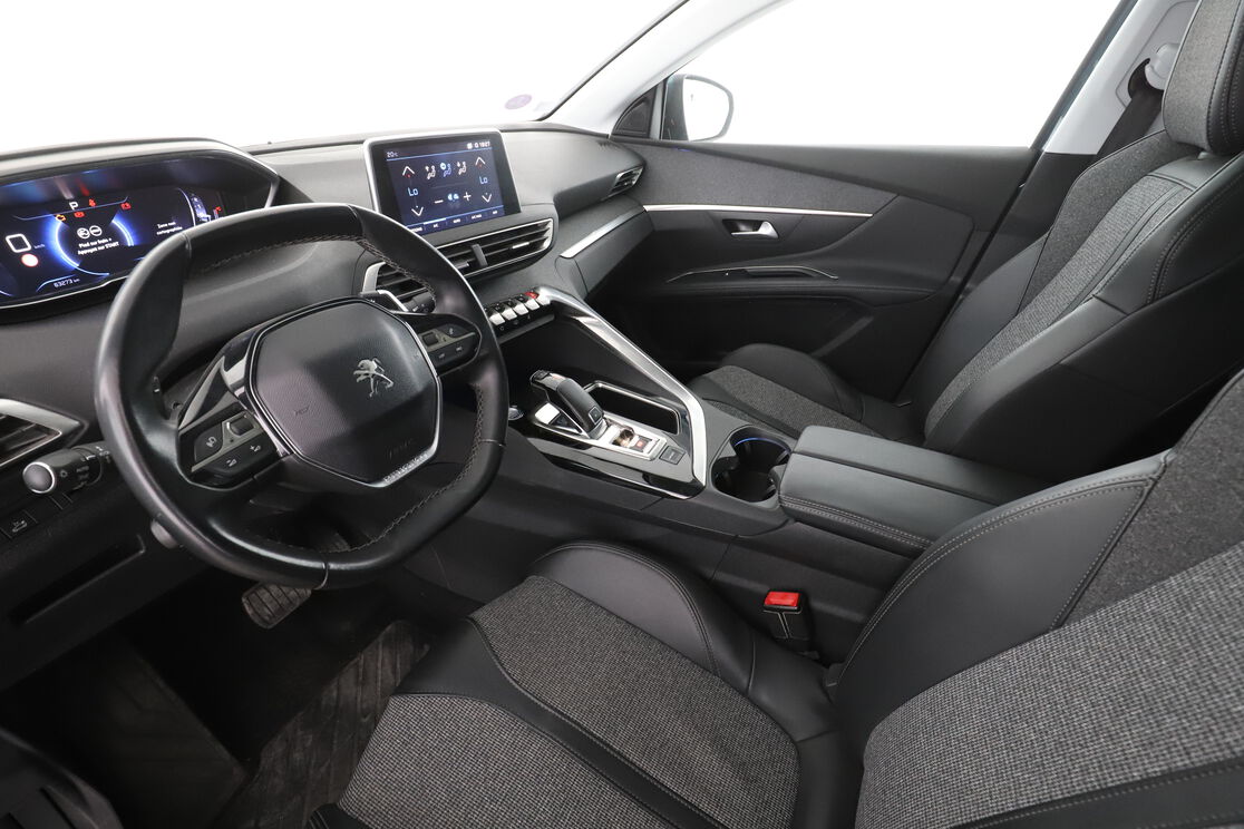 Intérieur côté conducteur 2