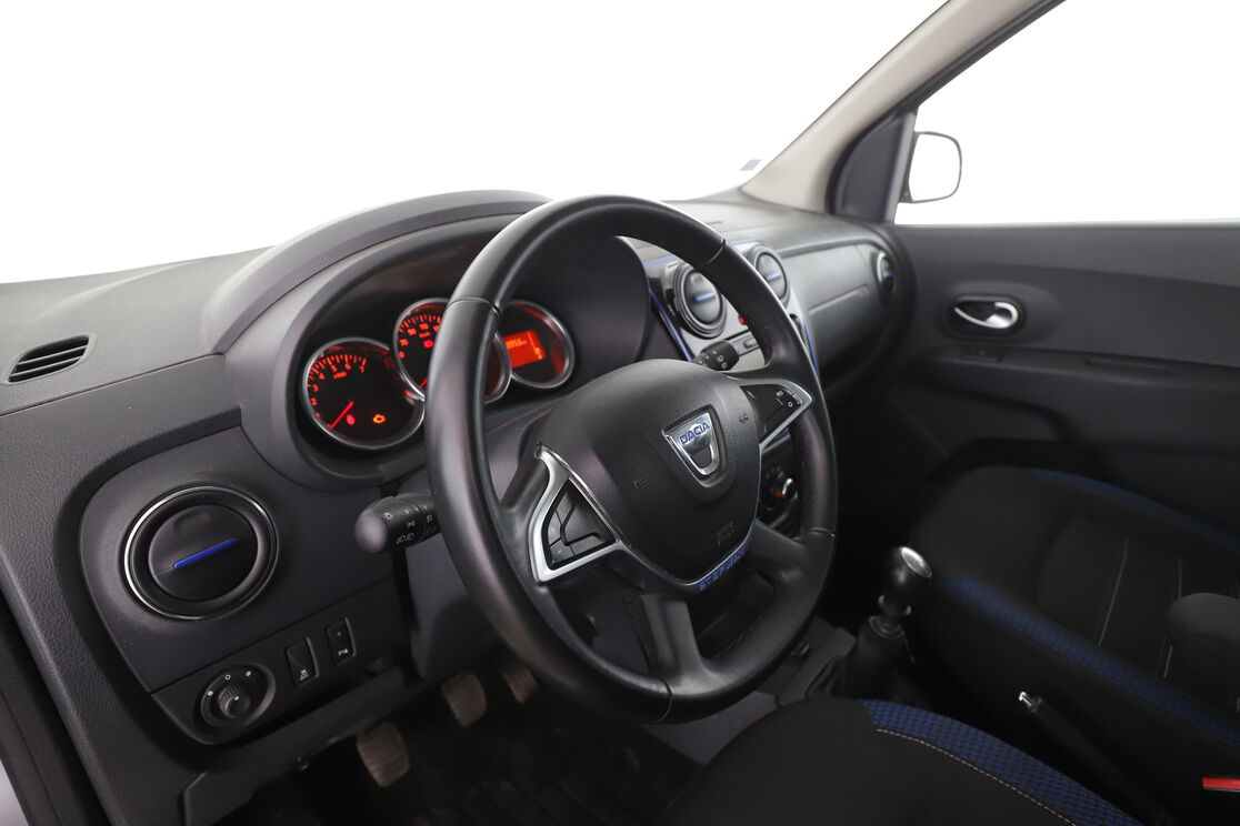 Intérieur côté conducteur 2