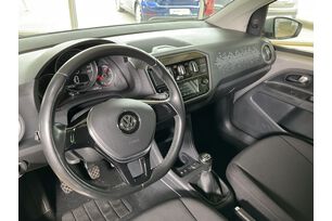 Innenraum auf der Fahrerseite 2