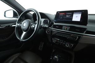 Innenraum der Fahrerseite vom Rücksitz