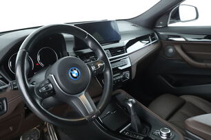 Innenraum auf der Fahrerseite 2