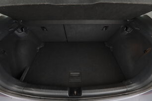 carDetails.imgAlt.interior.9