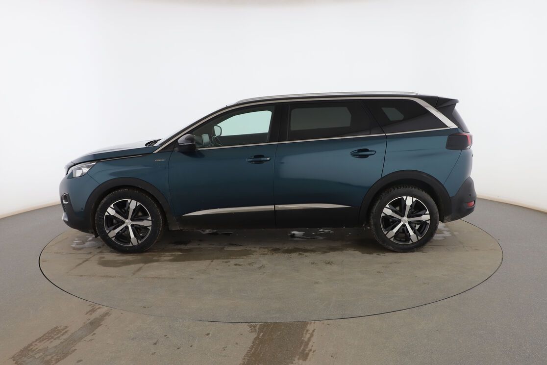 Exterior lado izquierdo