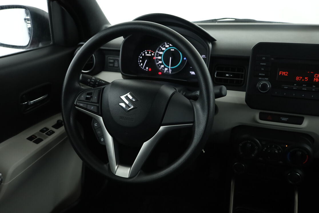 Intérieur côté conducteur depuis le siège arrière