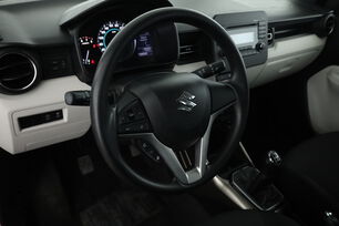 Intérieur côté conducteur 2