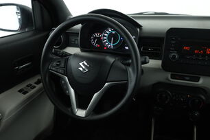 Intérieur côté conducteur depuis le siège arrière