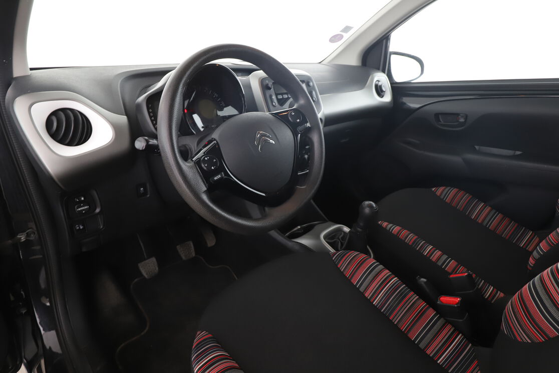 Intérieur côté conducteur 2