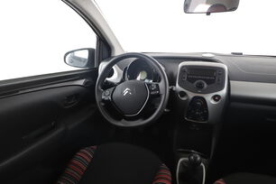 Intérieur côté conducteur depuis le siège arrière