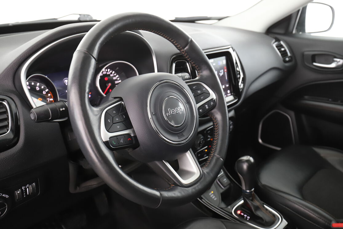 Interiör på förarsidan 2