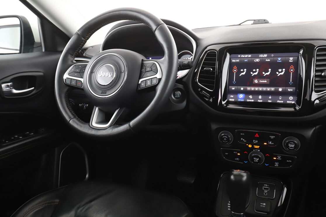 Förarsida sett från baksätet