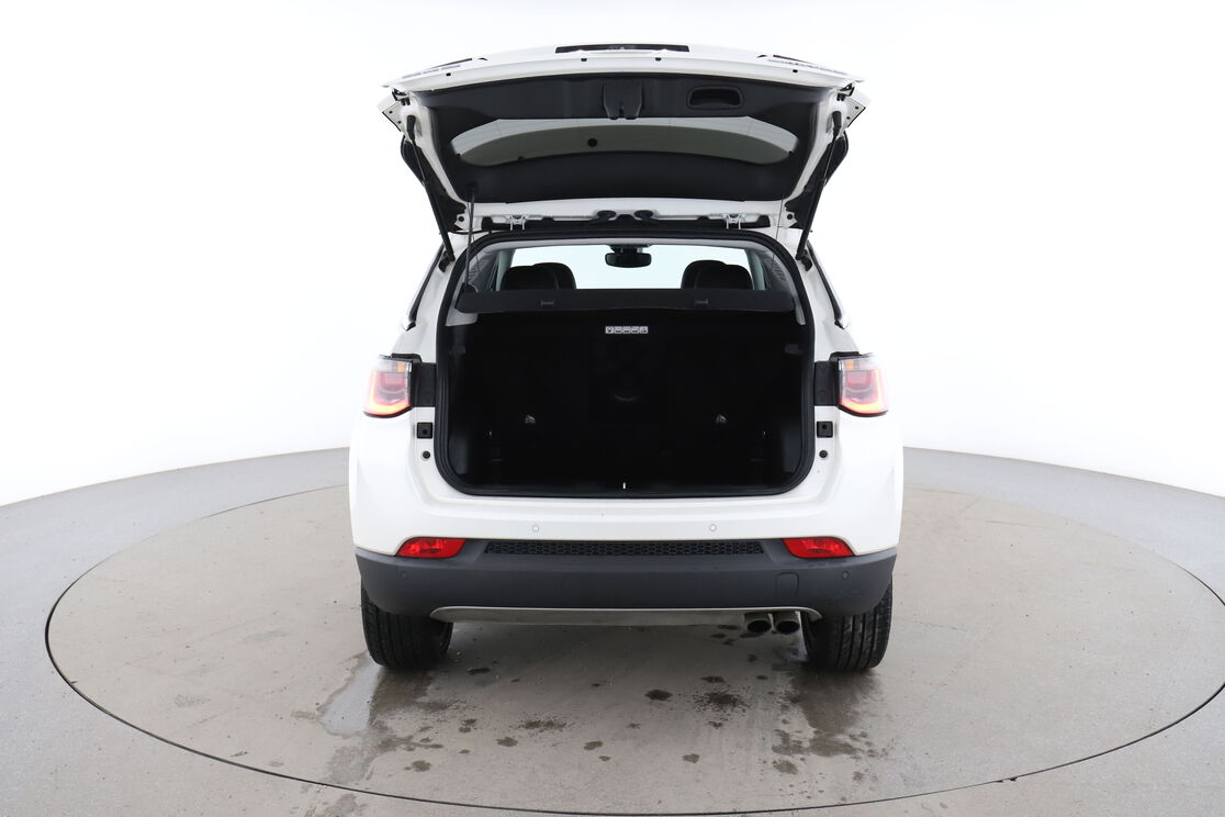 Inre bagageutrymme 1