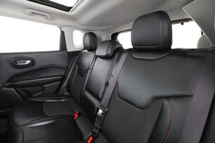 Baksäte bakom förarsätet