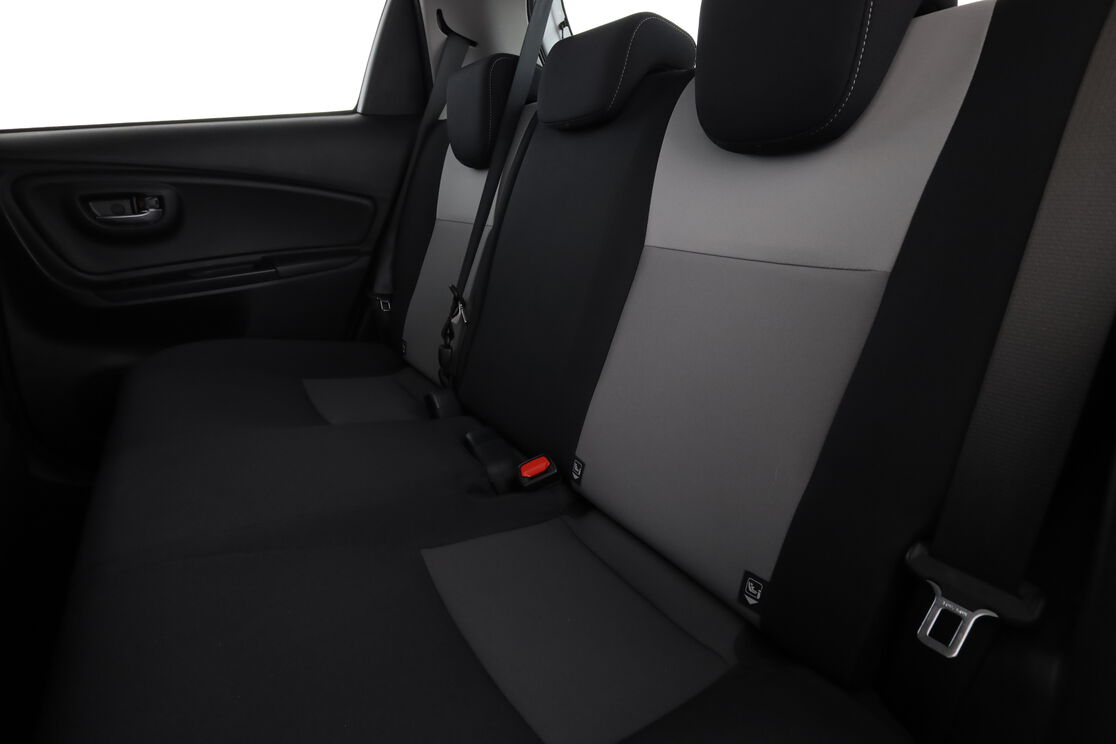 Intérieur sièges arrière depuis le côté conducteur