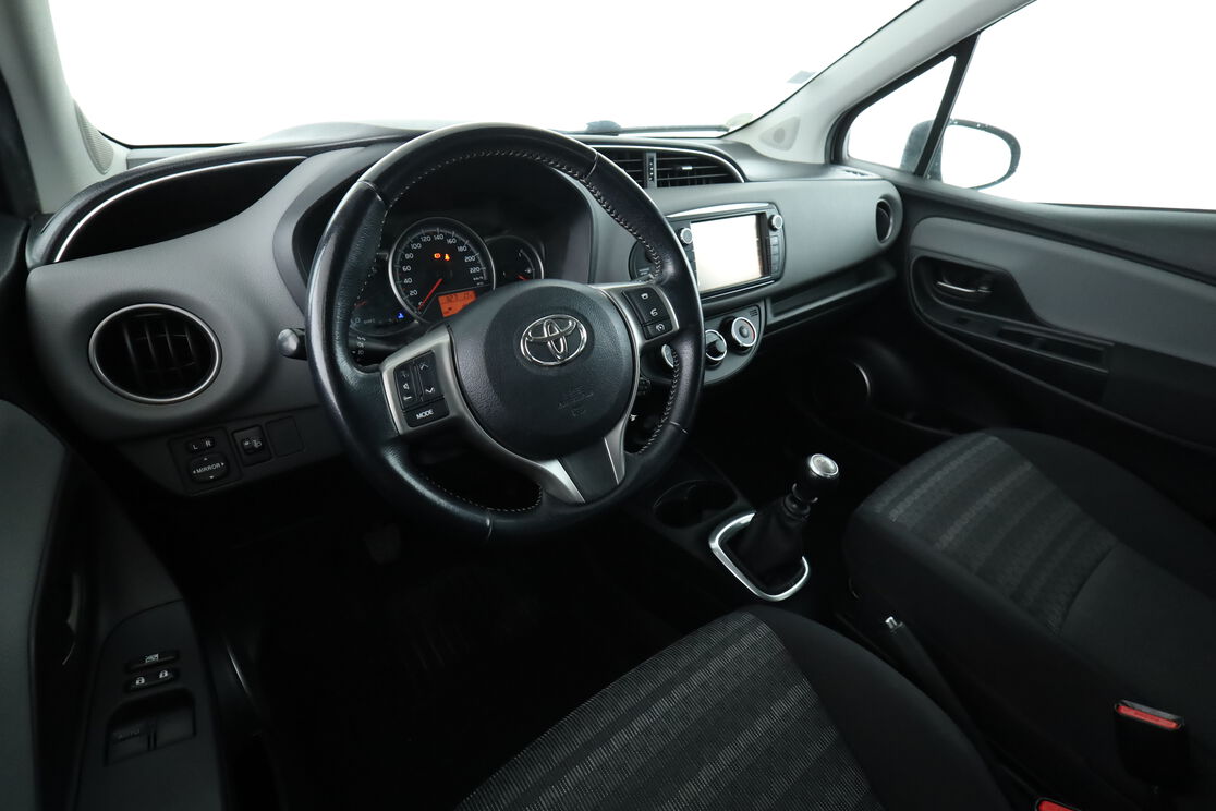 Intérieur côté conducteur 2