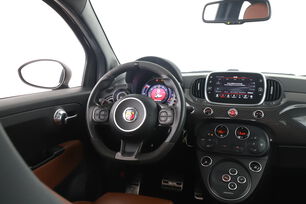 Intérieur côté conducteur depuis le siège arrière