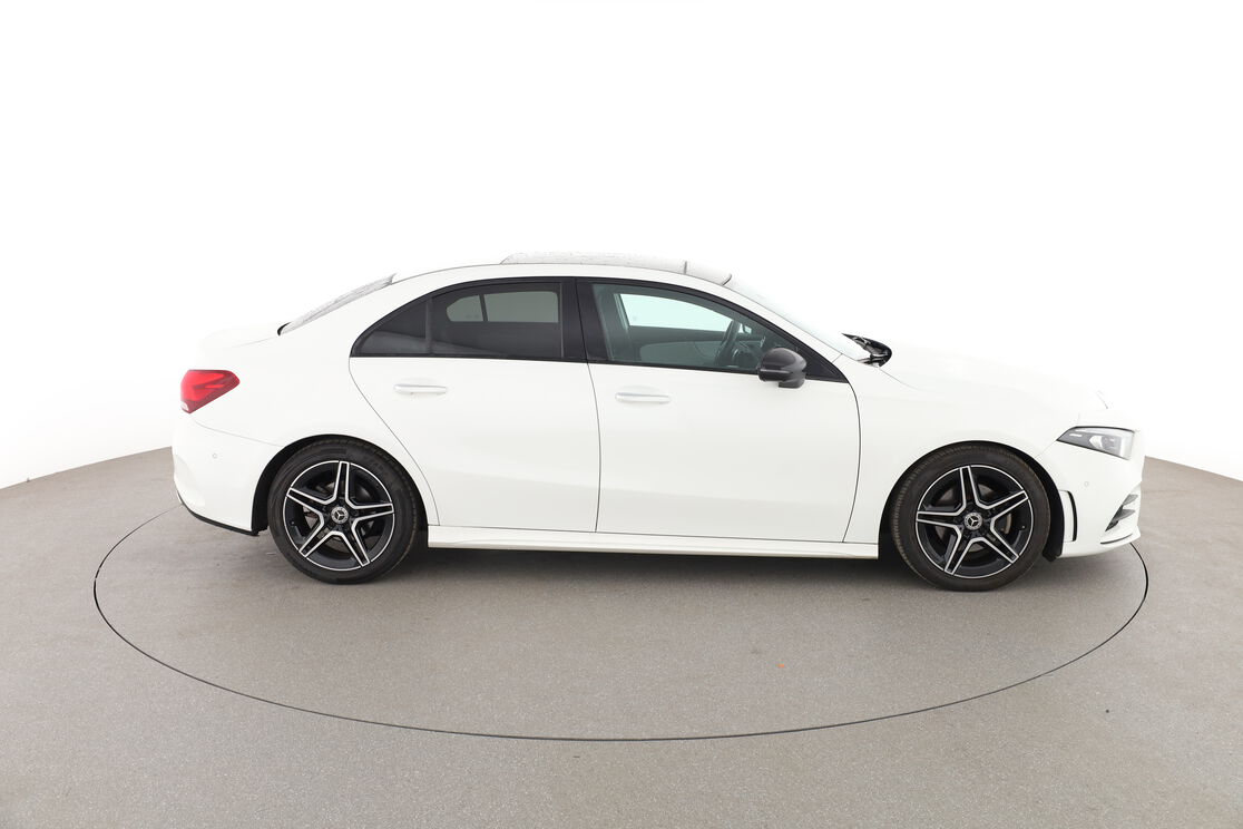 Extérieur côté droit