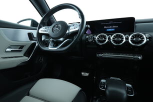 Intérieur côté conducteur depuis le siège arrière