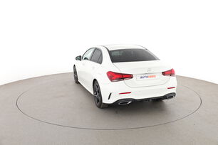 Extérieur arrière gauche