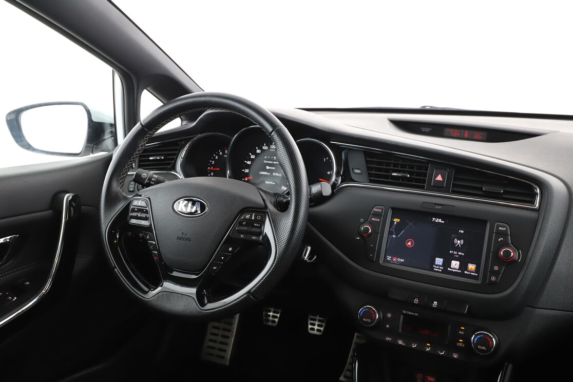 Intérieur côté conducteur depuis le siège arrière