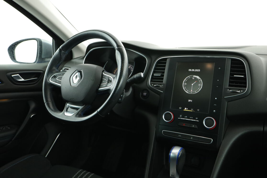 Intérieur côté conducteur depuis le siège arrière