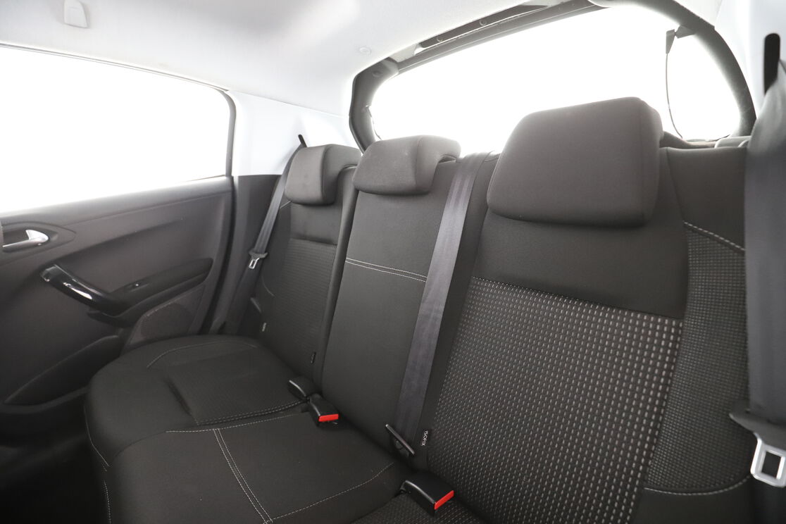 Intérieur sièges arrière depuis le côté conducteur