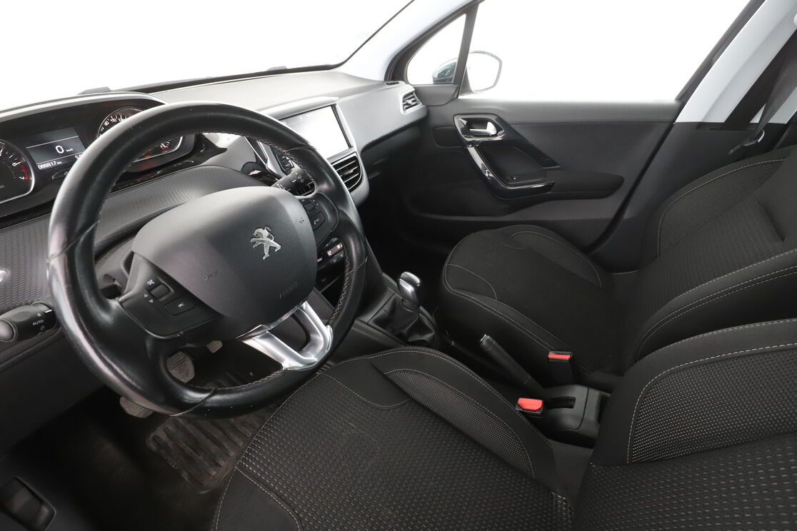 Intérieur côté conducteur 2