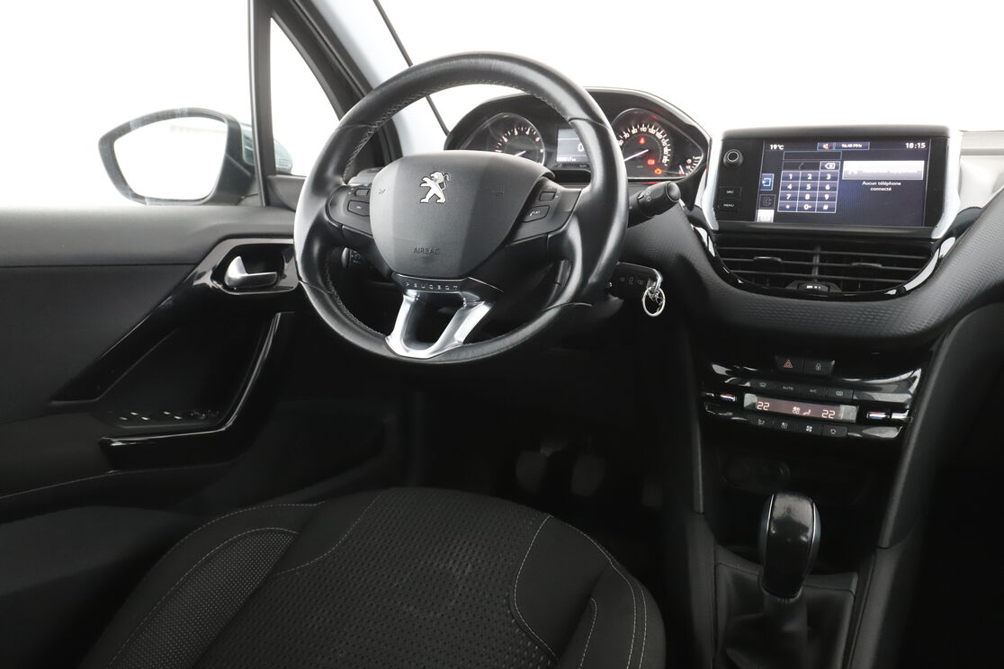 Intérieur côté conducteur depuis le siège arrière