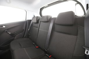 Intérieur sièges arrière depuis le côté conducteur