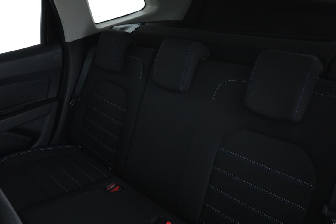 Intérieur sièges arrière depuis le côté conducteur