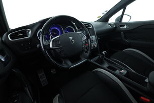 Intérieur côté conducteur 2