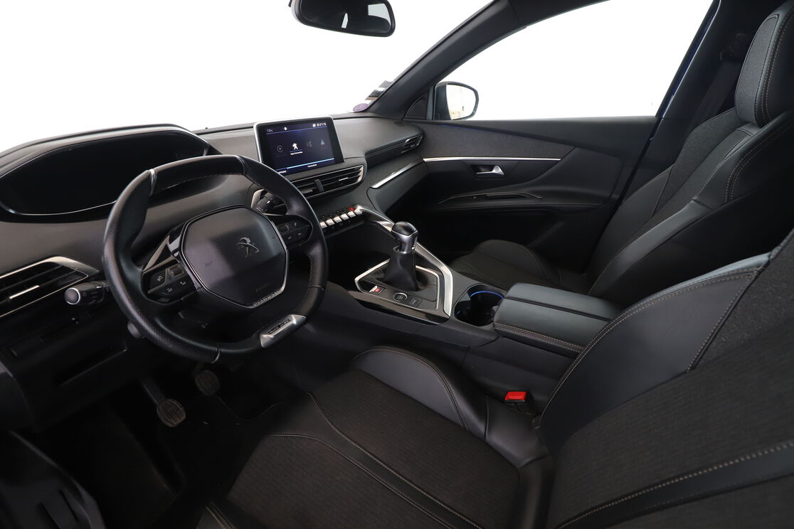 Intérieur côté conducteur 2