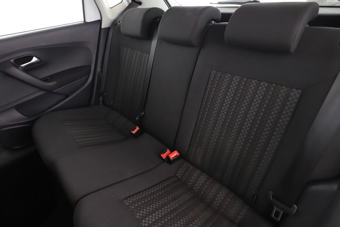 Intérieur sièges arrière depuis le côté conducteur