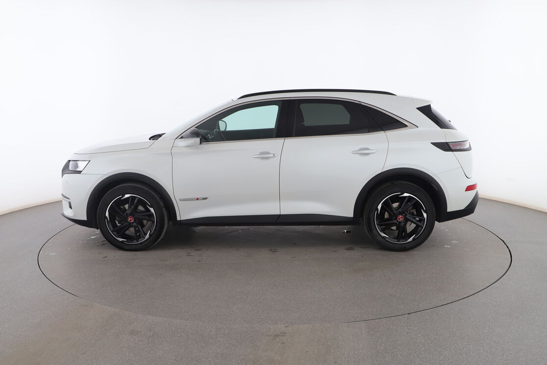 Exterior lado izquierdo