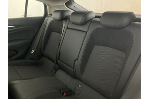 Interno sedili posteriori, dal lato guidatore