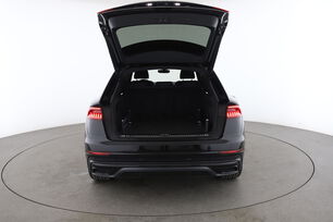 carDetails.imgAlt.interior.9