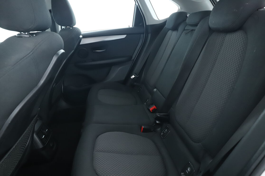 Intérieur sièges arrière depuis le côté conducteur