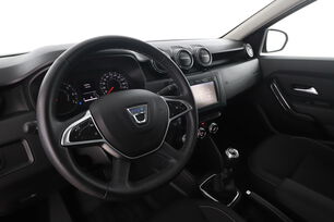 Innenraum auf der Fahrerseite 2