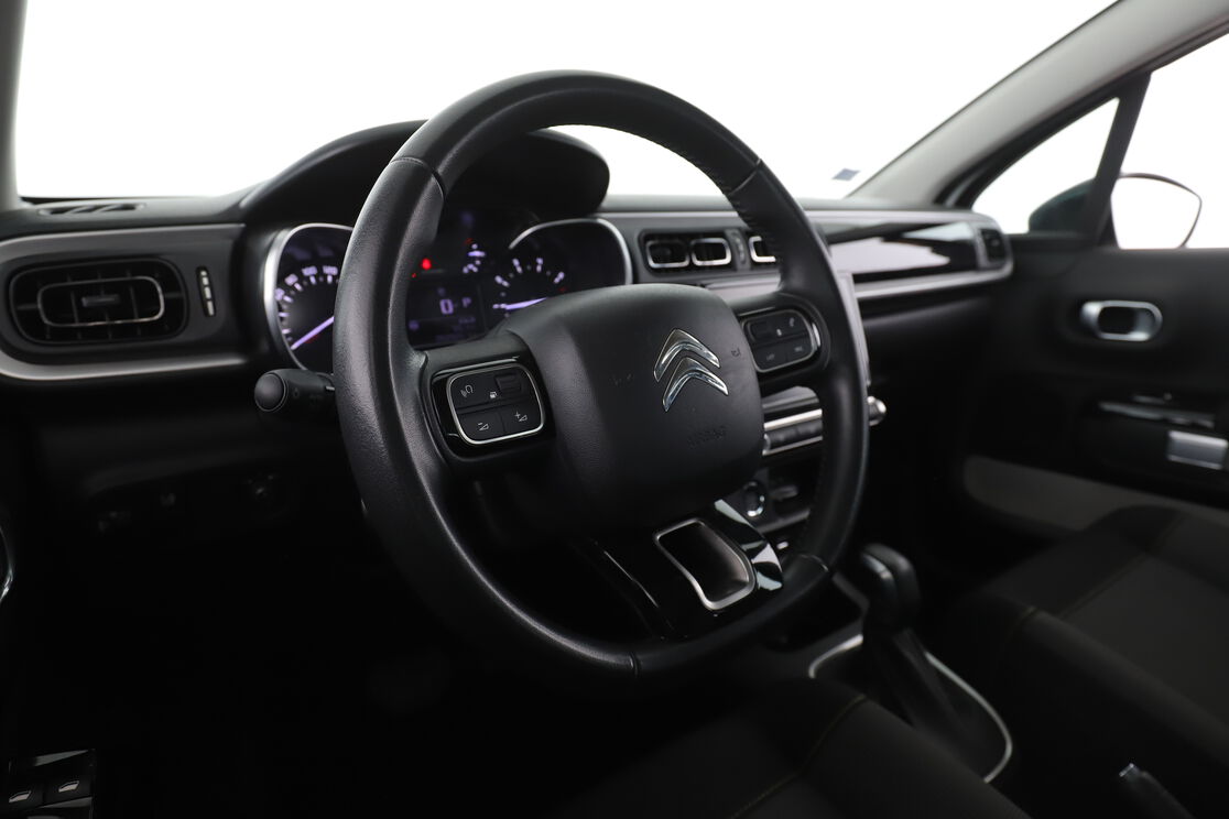 Intérieur côté conducteur 2