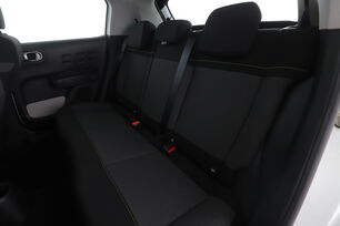 Intérieur sièges arrière depuis le côté conducteur