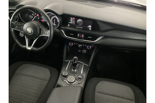 Interno lato guidatore, dal sedile posteriore