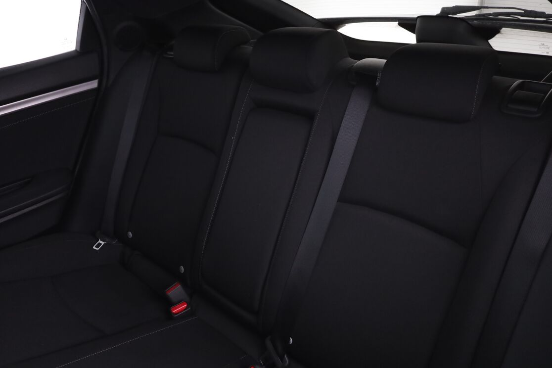 Intérieur sièges arrière depuis le côté conducteur