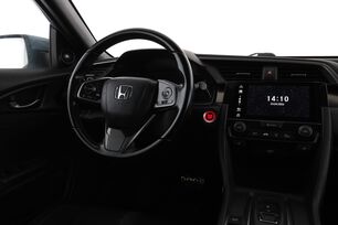 Intérieur côté conducteur depuis le siège arrière