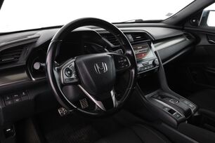 Intérieur côté conducteur 2