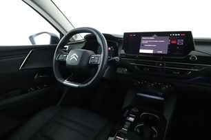 Intérieur côté conducteur depuis le siège arrière