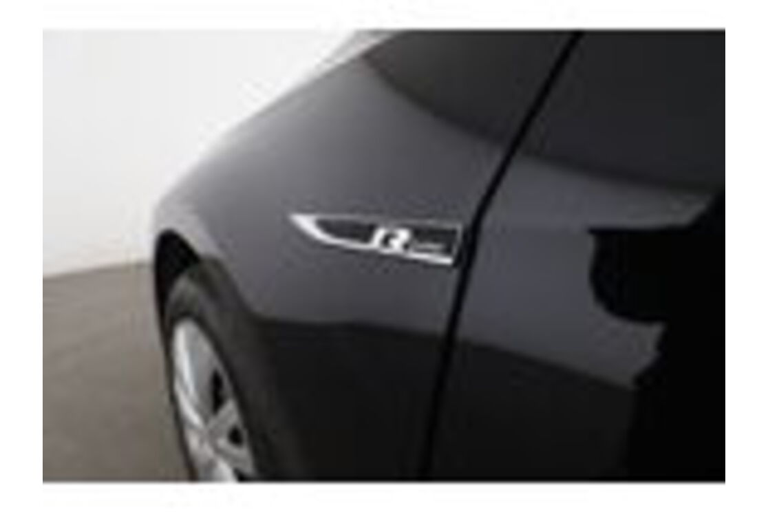 carDetails.imgAlt.exterior.9