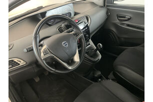 Interno lato guidatore 2