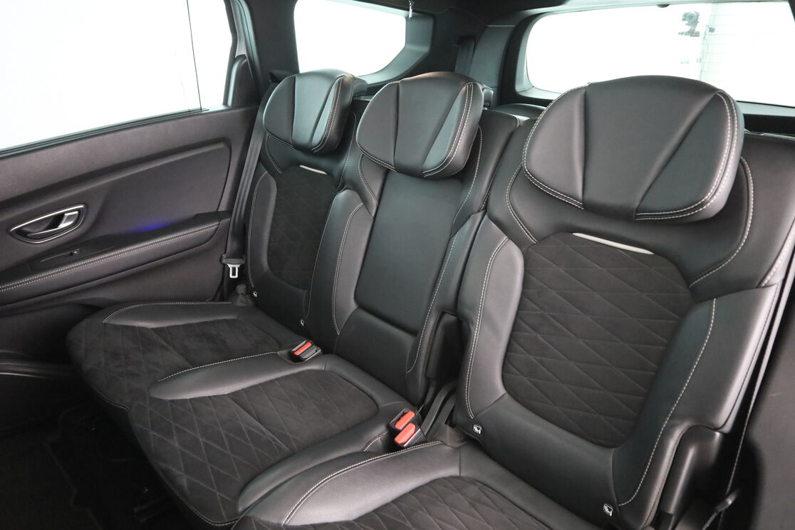 Intérieur sièges arrière depuis le côté conducteur