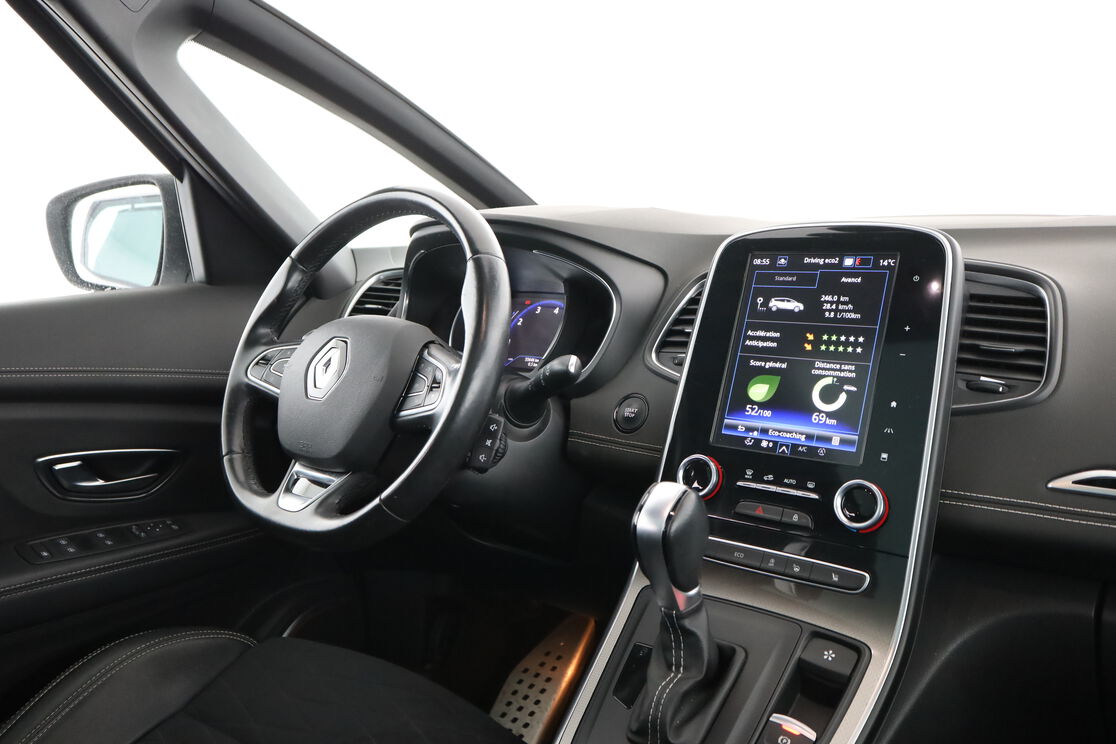 Intérieur côté conducteur depuis le siège arrière