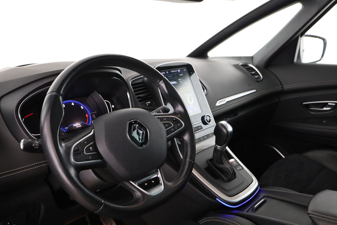 Intérieur côté conducteur 2