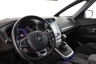 Intérieur côté conducteur 2